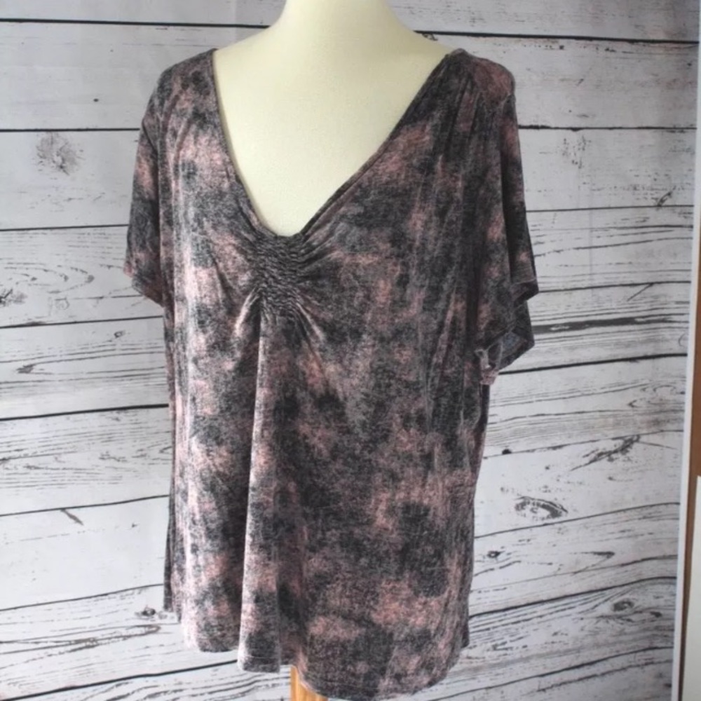 🌻Valerie Bertinelli top Plus Size 2X